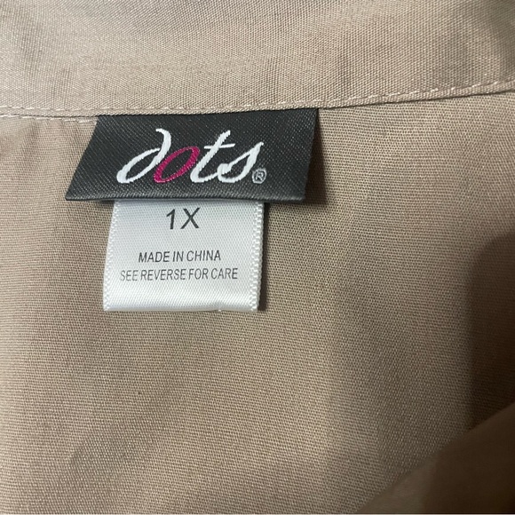 Dots Button-Up Shirt – Size 1X – Cotton-Blend with Spandex - Picture 3 of 5